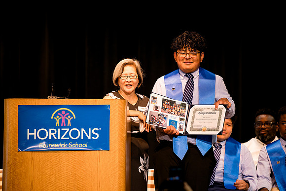 horizons_graduation25_ah_0154