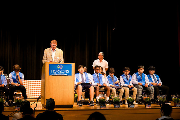 horizons_graduation25_ah_0230