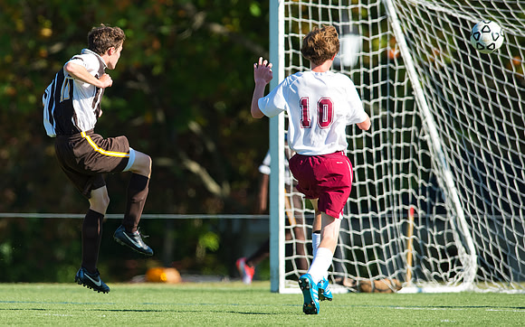 homecoming14_soccer_3rdsbrown_db_9333