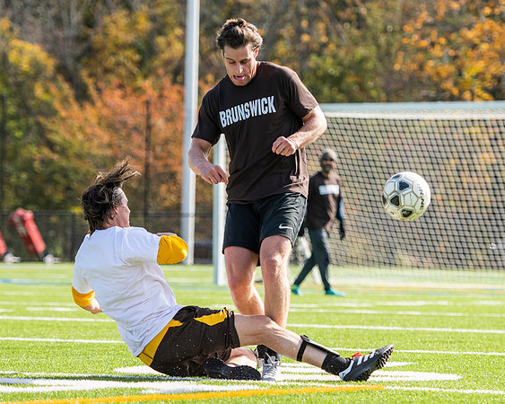 hc19_alumnisoccer_dburns_7305