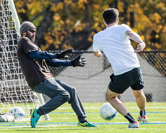 hc19_alumnisoccer_dburns_7348