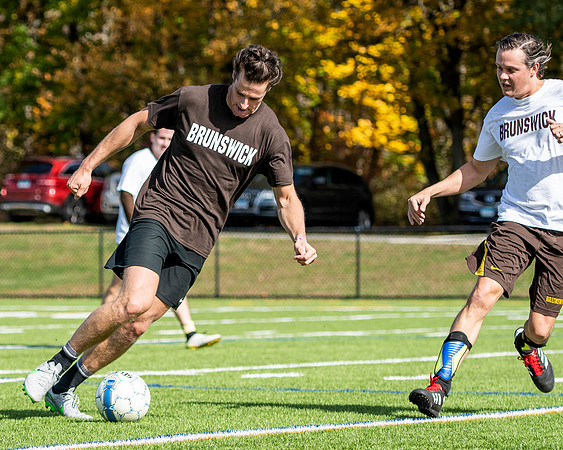 hc19_alumnisoccer_dburns_7419