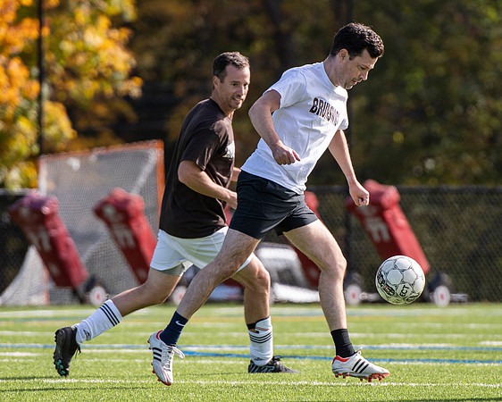 hc19_alumnisoccer_dburns_7270