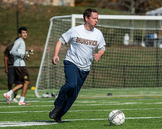 hc19_alumnisoccer_dburns_7252