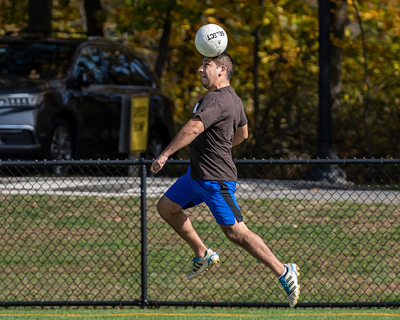 hc19_alumnisoccer_dburns_7208