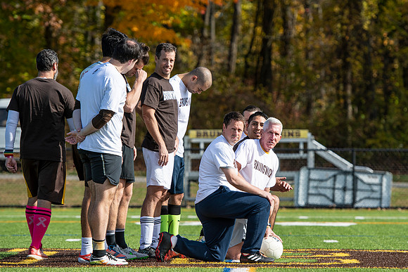 hc19_alumnisoccer_dburns_7088