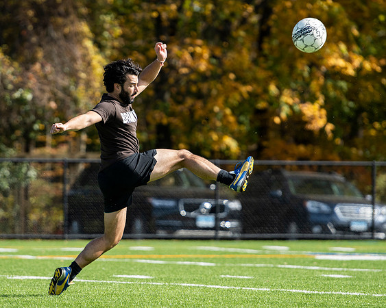 hc19_alumnisoccer_dburns_7372