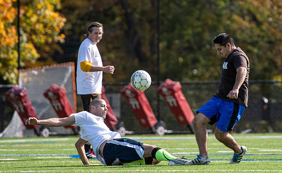 hc19_alumnisoccer_dburns_7294
