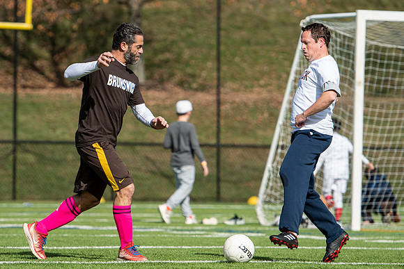 hc19_alumnisoccer_dburns_7191