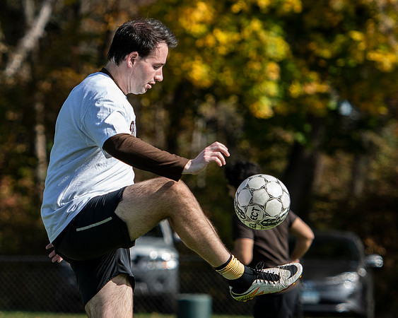 hc19_alumnisoccer_dburns_7362