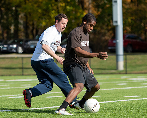 hc19_alumnisoccer_dburns_7175