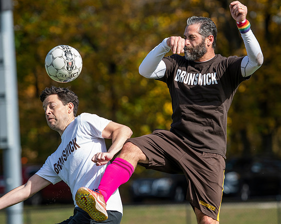 hc19_alumnisoccer_dburns_7223