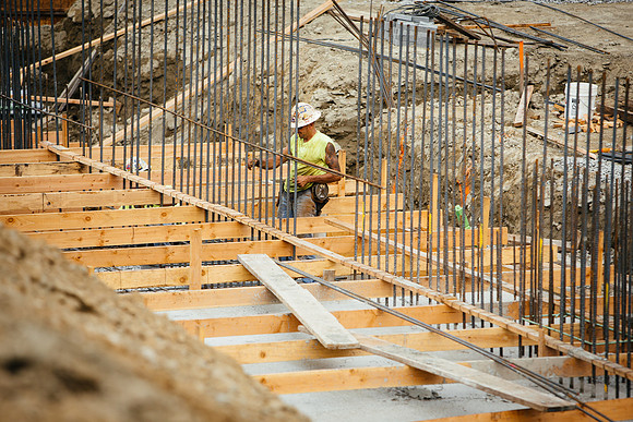 aae_pool_construction_sep12_jk_9379