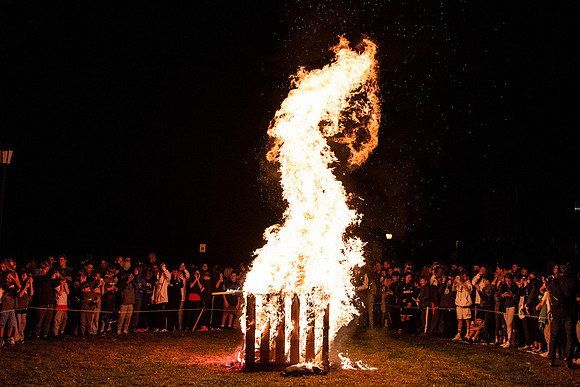 hc19_bonfireworks_wkl_6942