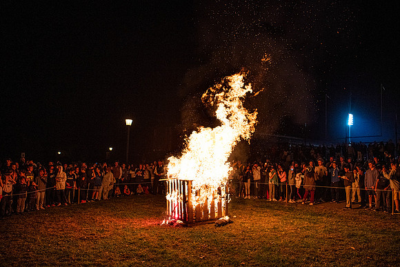 hc19_bonfireworks_wkl_6911