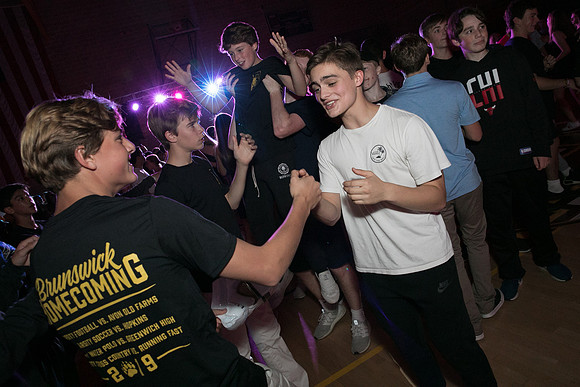 hc19_dance_us_ss_0585