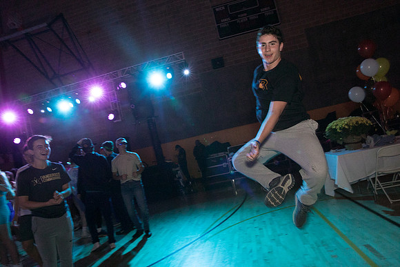 hc19_dance_us_ss_0371