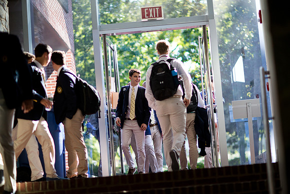 firstday19_candids_us_mk_0018