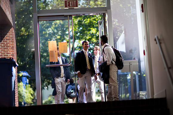 firstday19_candids_us_mk_0065