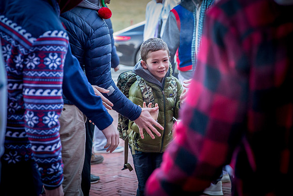 holiday_handshake18_jfess_8204