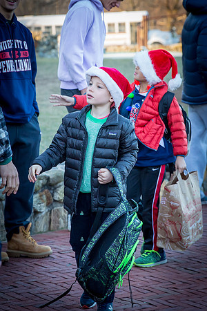 holiday_handshake18_jfess_8075