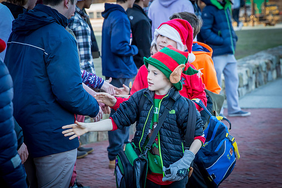 holiday_handshake18_jfess_8087