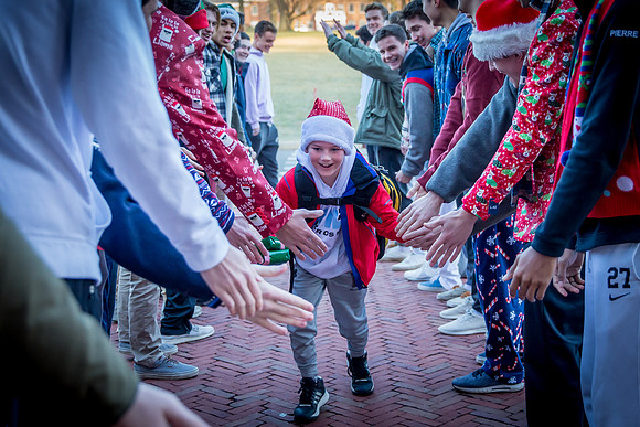 holiday_handshake18_jfess_8130
