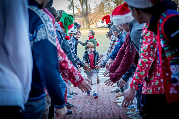 holiday_handshake18_jfess_8134