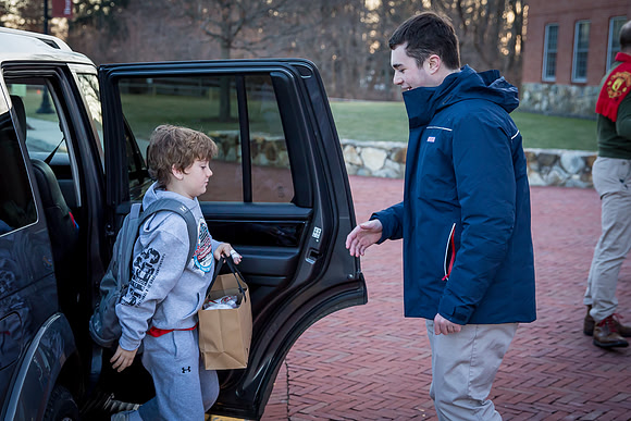 holiday_handshake18_jfess_7927