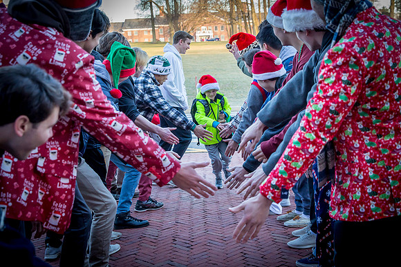 holiday_handshake18_jfess_8120