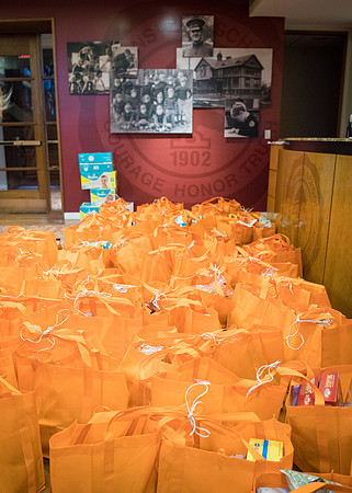 thanksgiving18_fooddrive_ms_wkl_0087