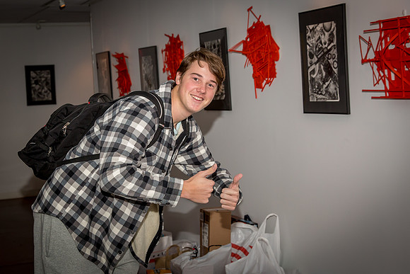 holidaygiftdrive18_us_jfess_2620