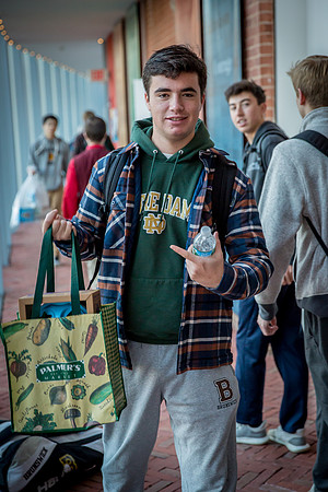 holidaygiftdrive18_us_jfess_2618