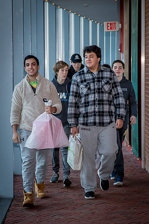 holidaygiftdrive18_us_jfess_2501