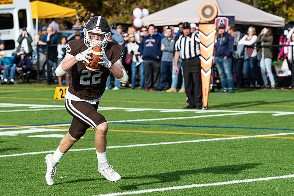 hc19_football_dburns_b7504
