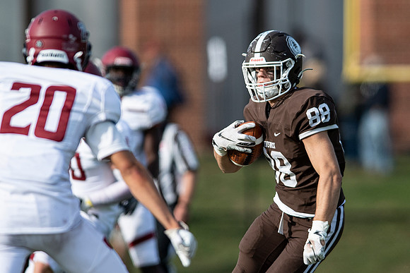 hc19_football_dburns_a8548