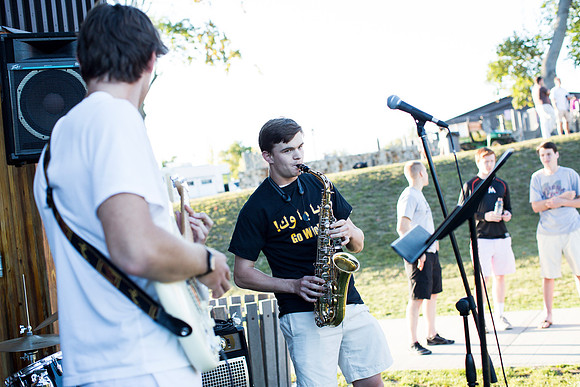 homecoming14_cookoutsoccer_jk_2318