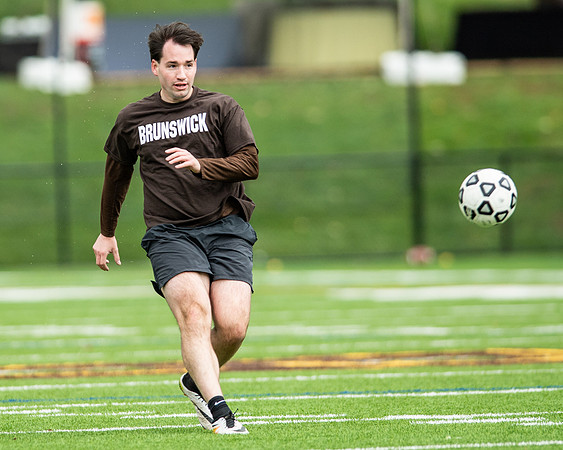 hc18_alumni_soccer_dburns_4938