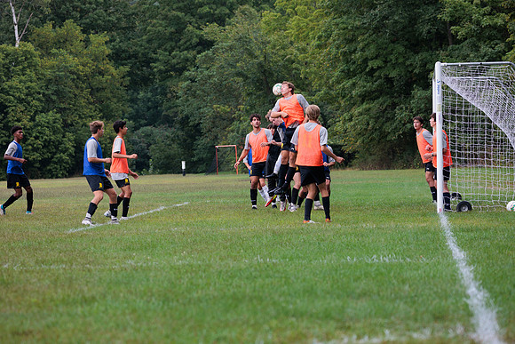 randolphvt2223_tripsoccerpre_scrimmage_bdf2_9359