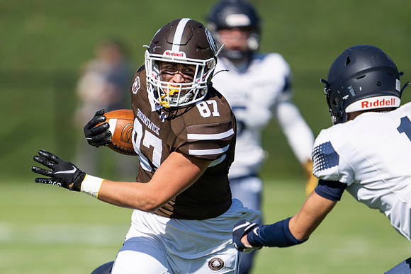football_2022-10-15_dburns_9572