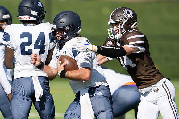 football_2022-10-15_dburns_9655