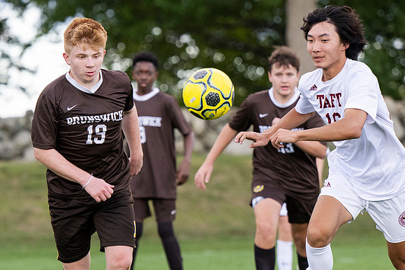 soccer_jv2_2022-09-28_dburns_9143