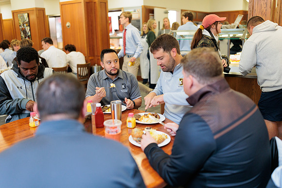 hc22_fballbfast_bdf2_5307