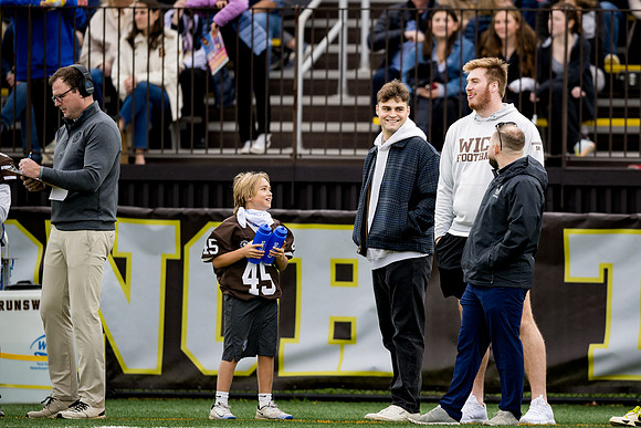 hc25_football_ah_0173