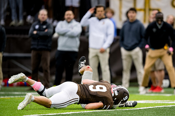 hc25_football_ah_0305