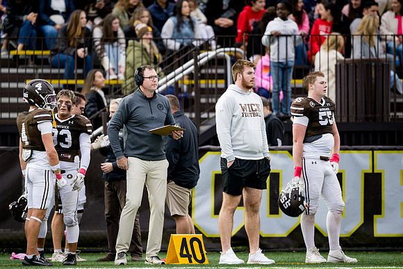 hc25_football_ah_0414