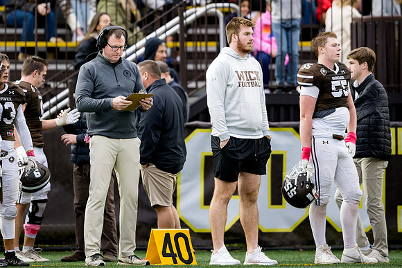 hc25_football_ah_0415