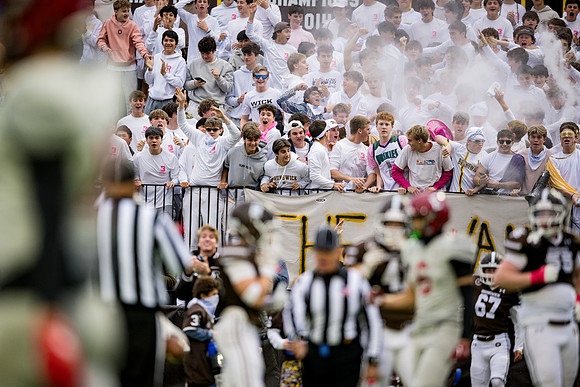 hc25_football_ah_0454