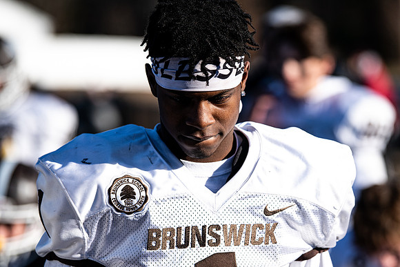 football_nepsac19_wkl8_1585