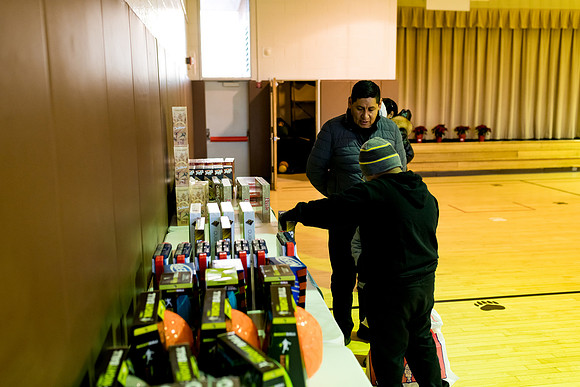 alumni_adc_toydrive22_horizons_ah_0013